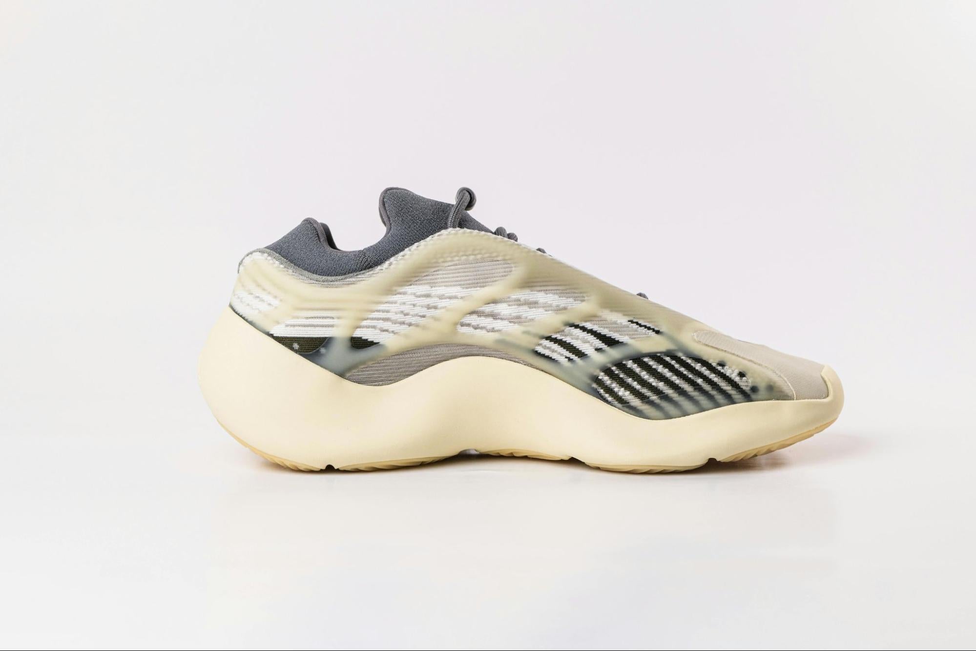 Yeezy Slip-Ons: Are They Worth It? â U-Lace No-Tie Sneaker Laces