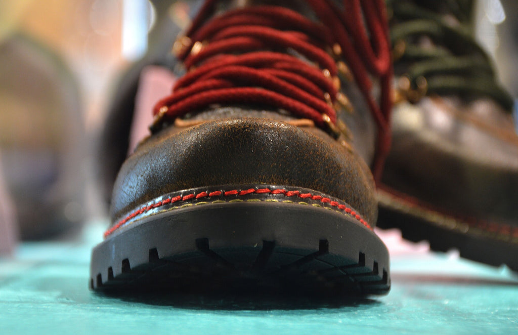 2 Easy Ways To Clean Your Shoelaces Complete Guide